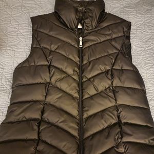 T Tahari Puffer Vest Black
